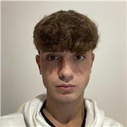 ragazzo con diploma scientifico sportivo